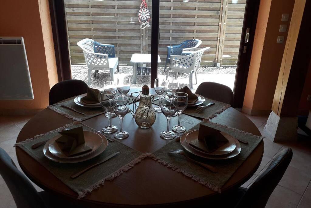 La Maison Du Bonheur Groupe Famille Ladon Екстериор снимка